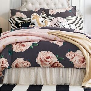 Pottery Barn Emily & Meritt Bed Of Roses full/queen comforter,pillowcases,sheets